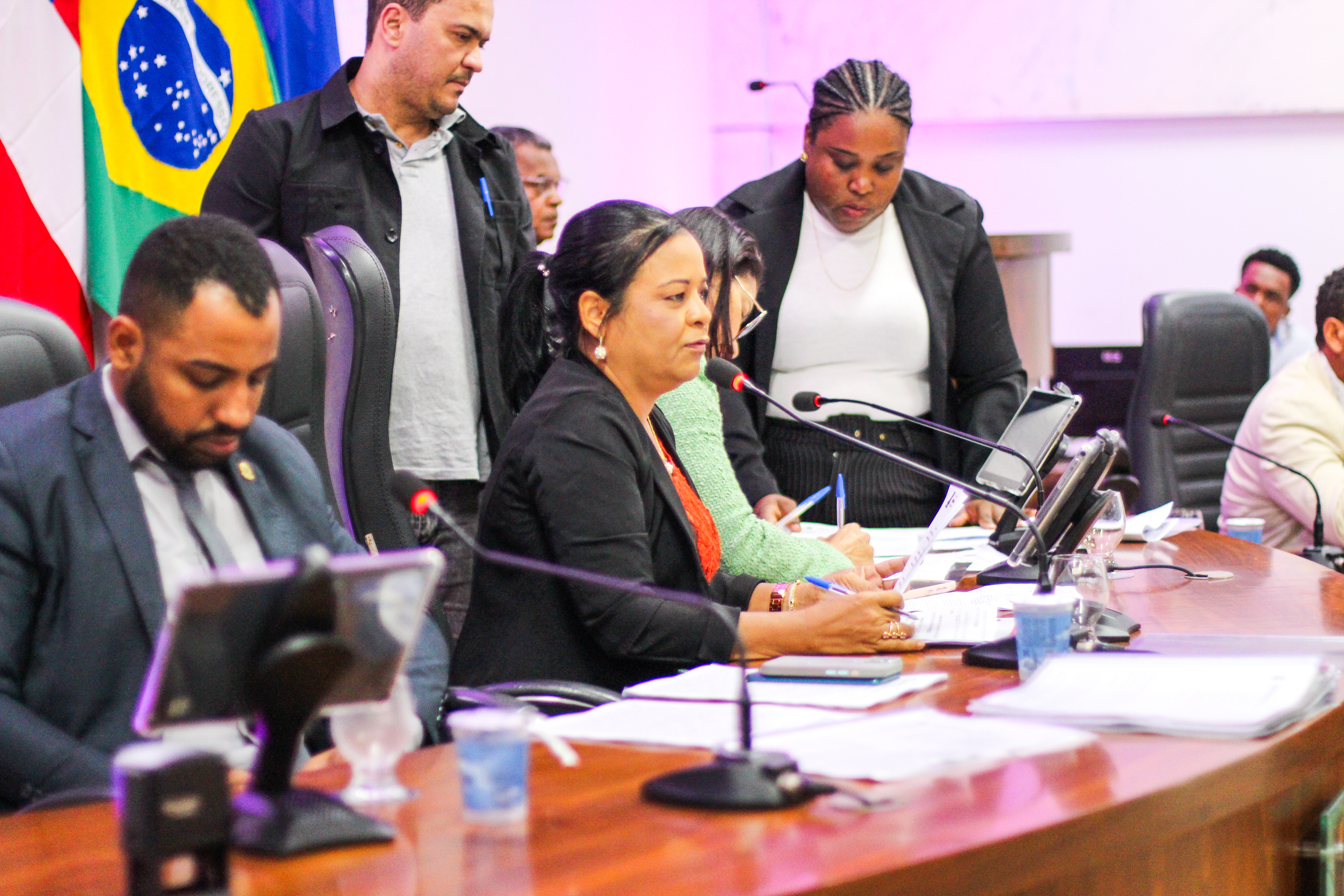 Câmara de Candeias aprova projetos nas áreas de saúde e cidadania e cria nova medalha de honra ao mérito