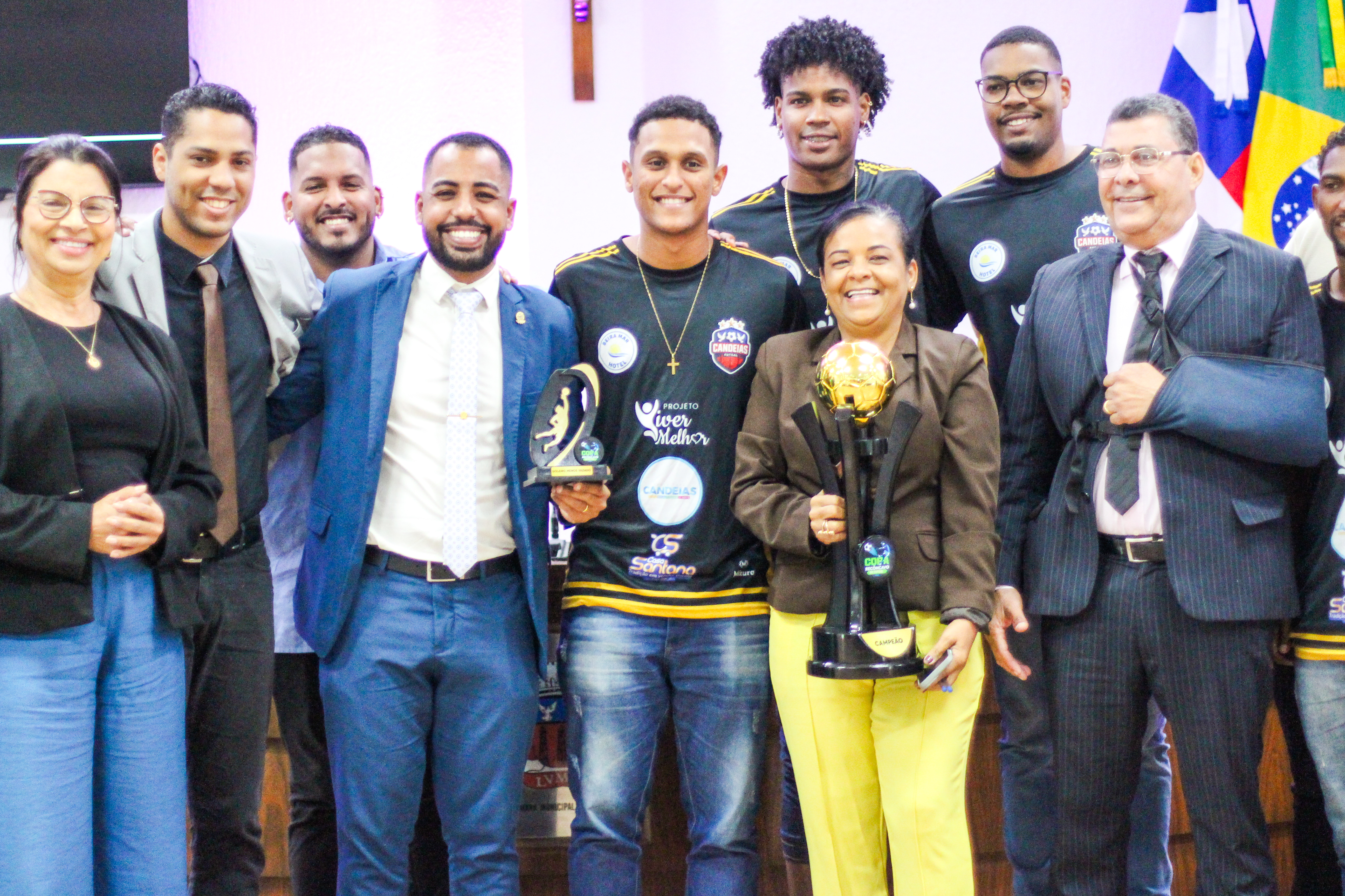 Câmara de Candeias realiza 9ª Sessão Ordinária com foco em segurança pública, homenagens e incentivo ao esporte