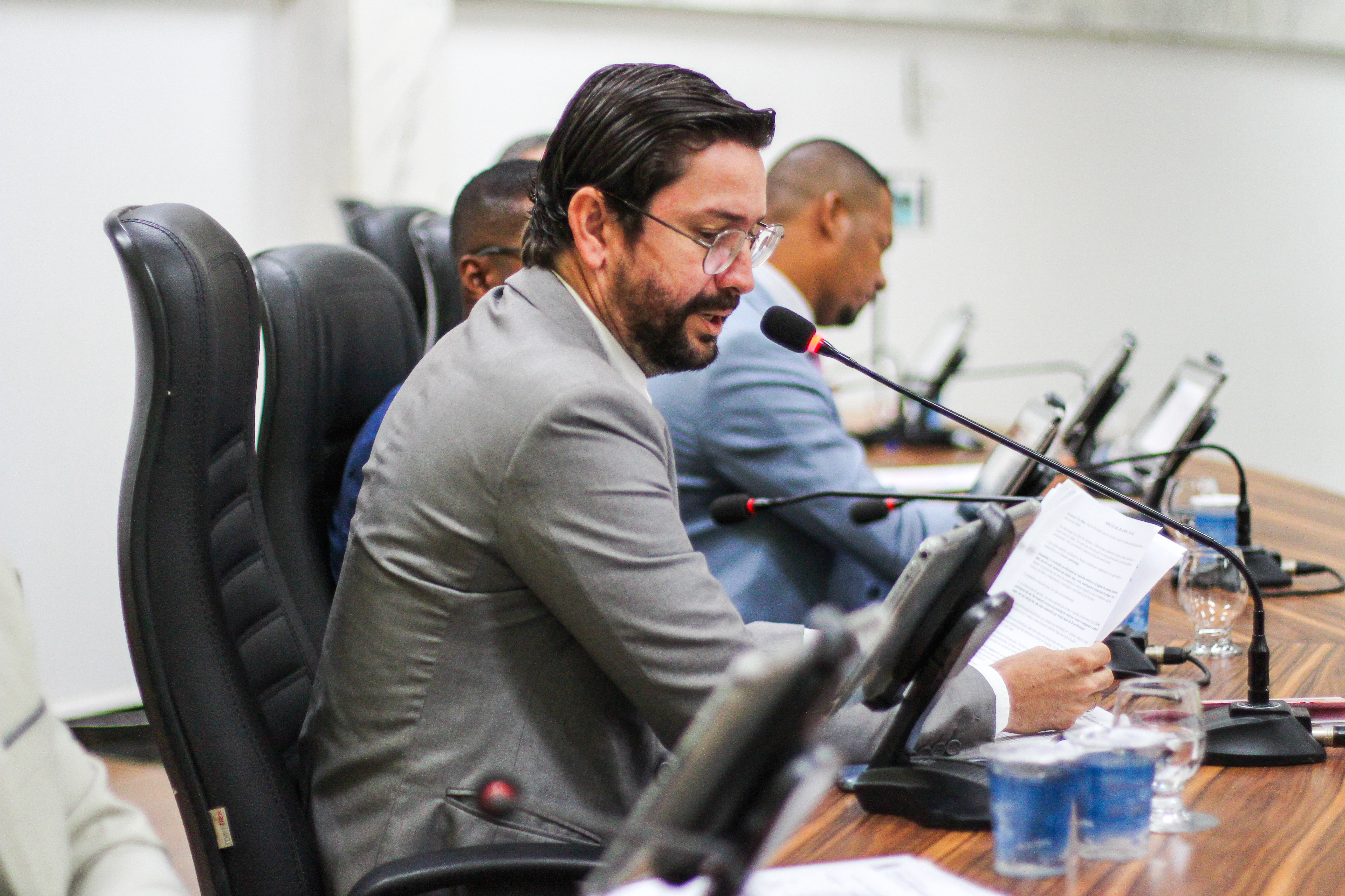Câmara de Candeias aprova projeto que institui o Programa Amigo Pet